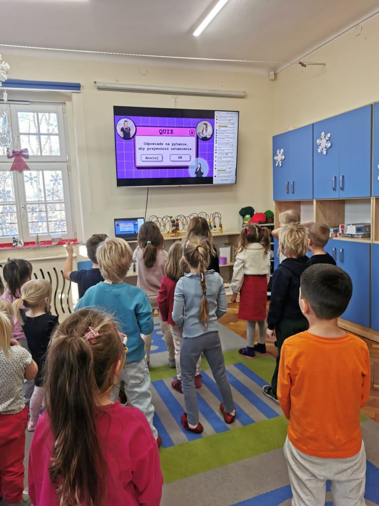 Integracyjny W-F (Tajemnice Świątecznej Fabryki)